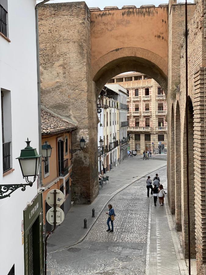 Sleep In Historic Puerta Elvira Granada Exterior foto